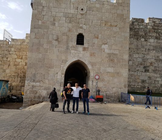 СНИМКИ: Фенове на Ботев се поклониха на Божи гроб