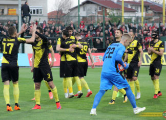 Истанбул Б гледат днес звезда на Ботев Пд