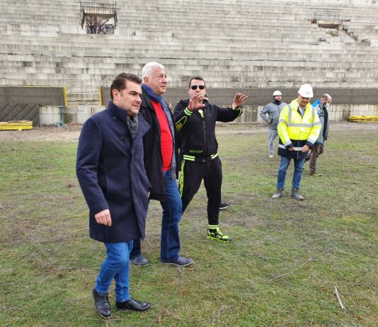 Фенове на Ботев към кмета: Докога ще продължавате с лъжите за Колежа?